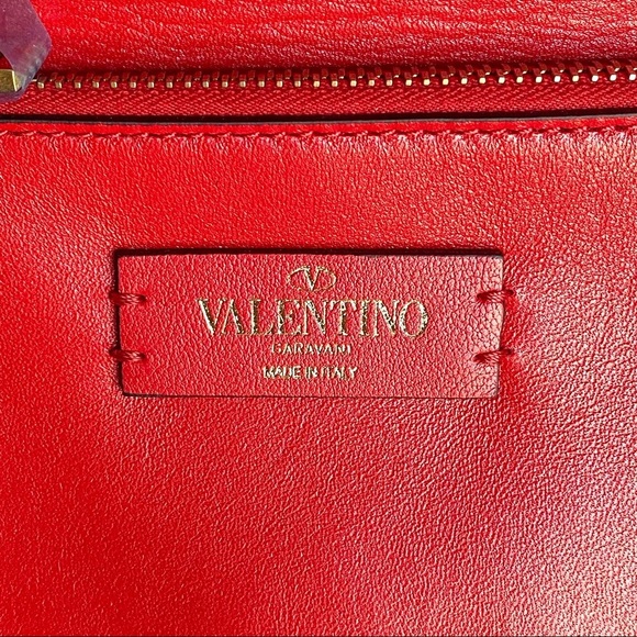 NWT Valentino Vlogo V Chain Top Handle Leather Handbag in Black - Picture 10 of 10